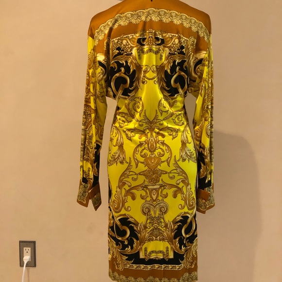Versace dress - Picture 3 of 6